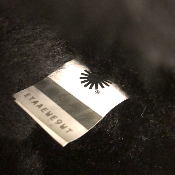 UGG Women’s Boots: Mini Bailey Button - Picture 6 of 7